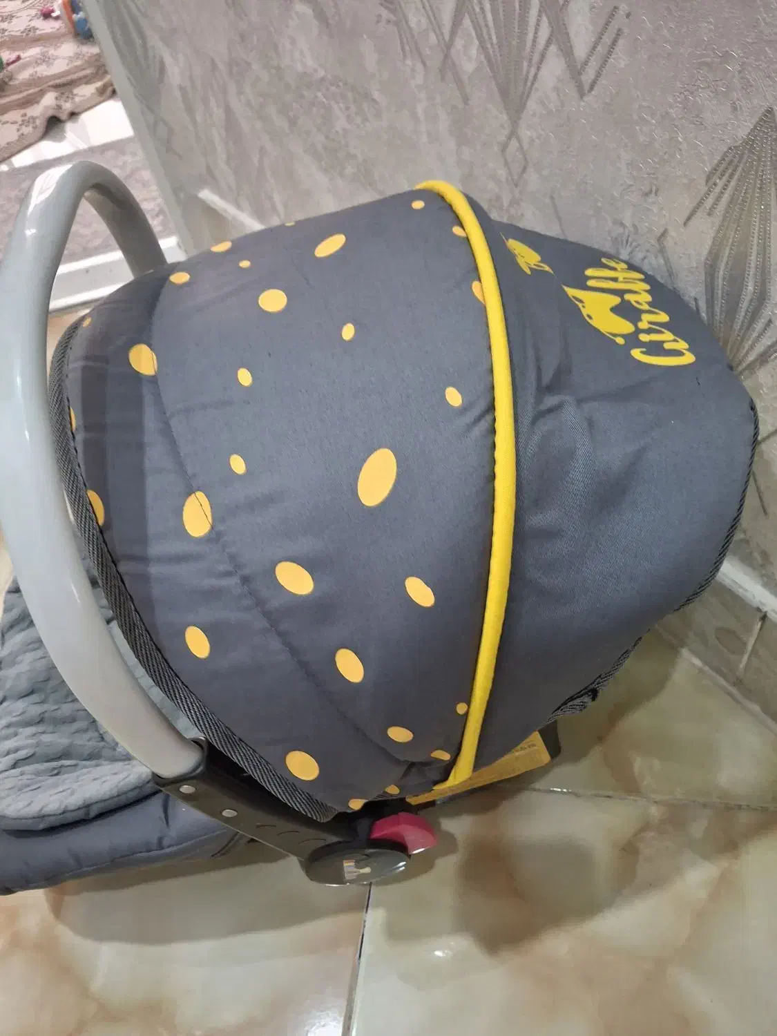 کریر نو نو|کالسکه و لوازم جانبی|مشهد, انقلاب|دیوار