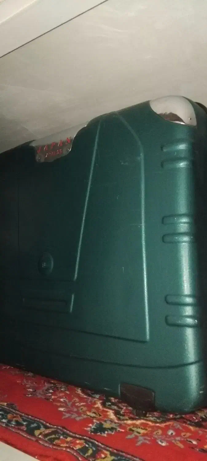 یک عدد چمدان دیپلمات رنگ سبز کاملا سالم و شیک|کیف، کفش، کمربند|ری, شهادت|دیوار