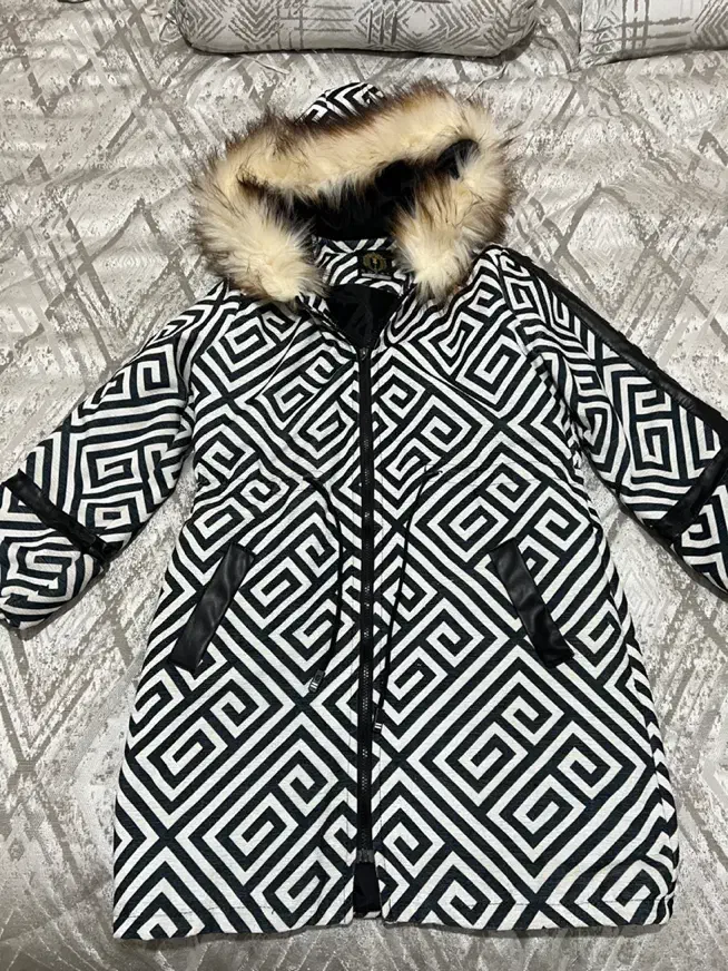 پالتو|لباس|شاهین‌شهر, شهرک گلدیس|دیوار