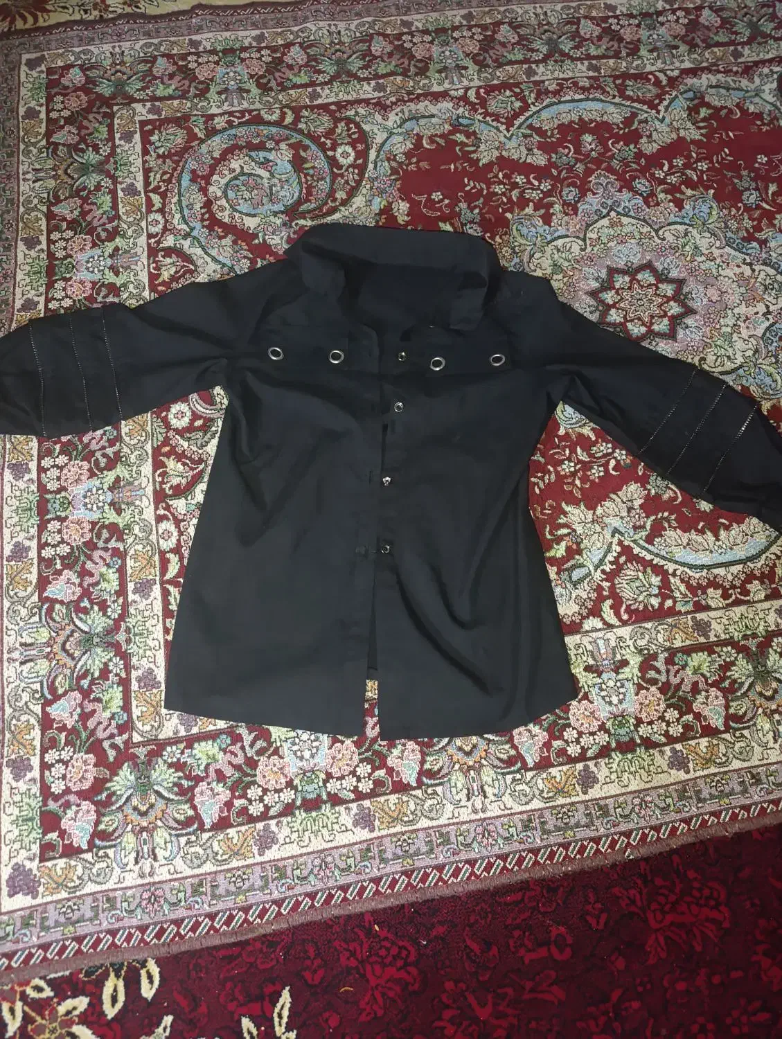 تعدادی  لباس نو|لباس|فسا, |دیوار