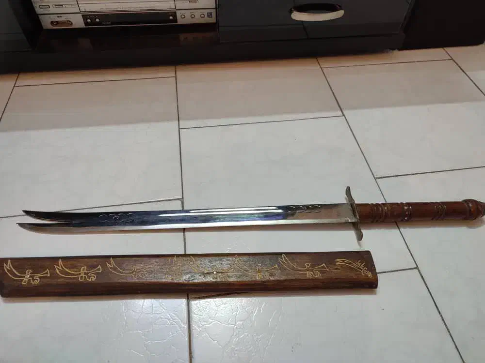 شمشیر قدیمی|کلکسیون اشیاء عتیقه|تهران, صد دستگاه|دیوار