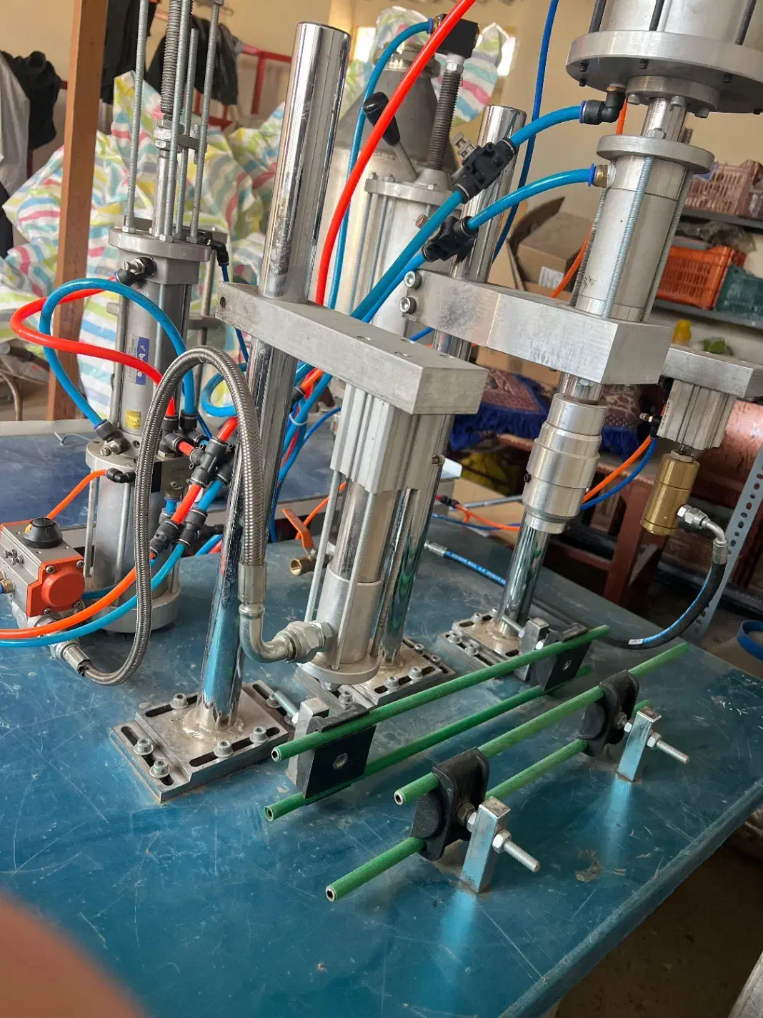 دستگاه اسپری پر کن و مایع پر کن چسب۱۲۳|ماشینآلات صنعتی|ارومیه, |دیوار