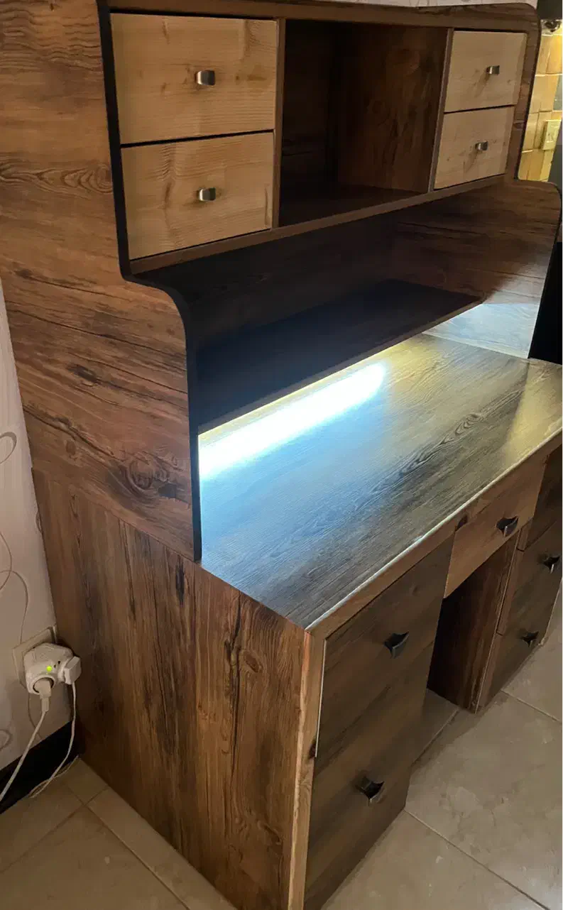 میز تحریر و کتابخانه|میز تحریر و کامپیوتر|کیش, |دیوار