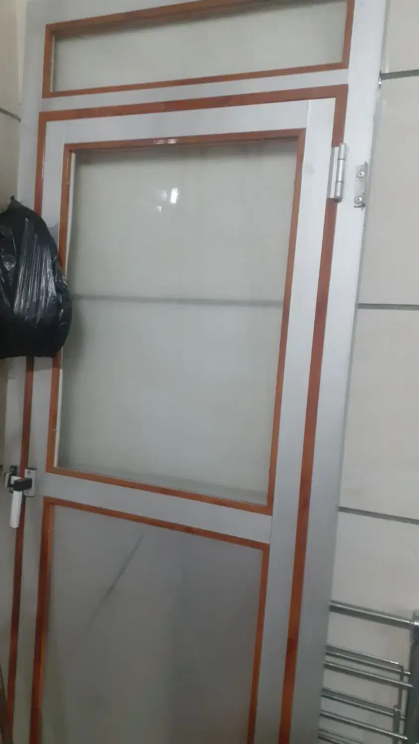 درب الومینیوم حمام یا دستشویی|مصالح و تجهیزات ساختمان|بروجرد, |دیوار