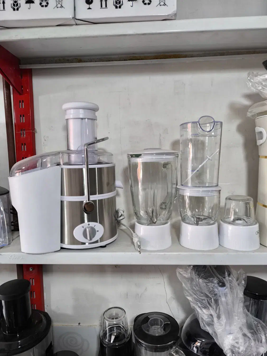 آبمیوه گیری 4 کاره یلکن پرقدرت ضمانت دار و ارسال|آبمیوه‌گیر و آب‌مرکبات‌گیر|مشهد, طبرسی شمالی|دیوار