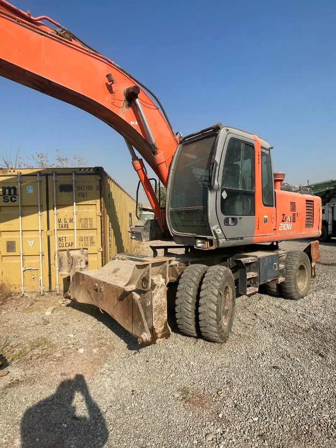 بیل ۲۱۰ لاستیکی هیتاچی|خودرو سنگین|تهران, تجریش|دیوار