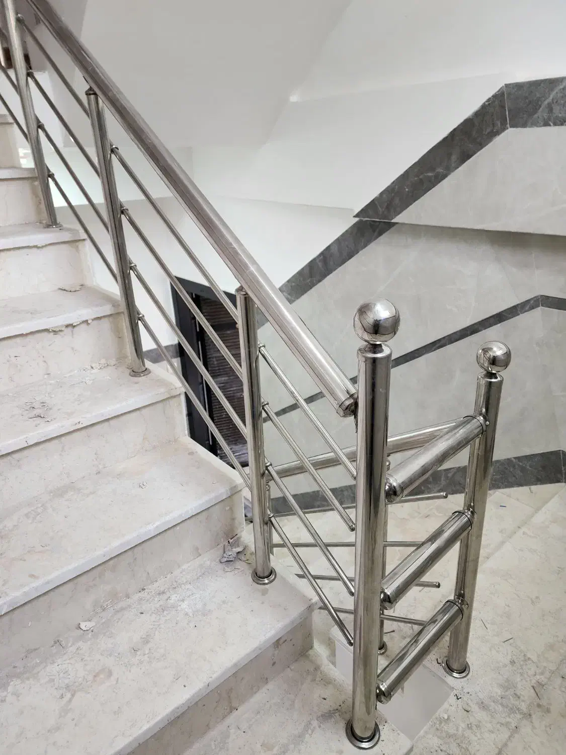 نصب نرده استیل|خدمات پیشه و مهارت|لاهیجان, پردسر|دیوار