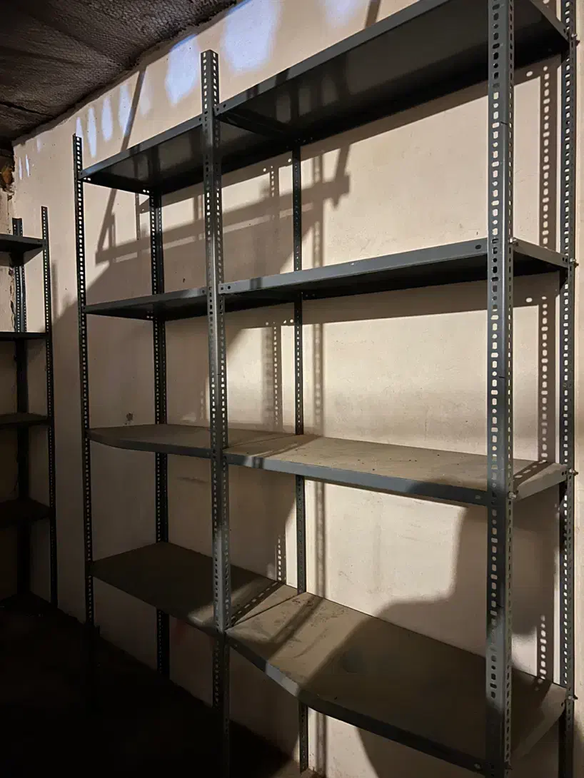 قفسه دست دوم با ورق زخیم|کتابخانه، شلف، قفسه‌های دیواری|احمدآبادمستوفی, |دیوار