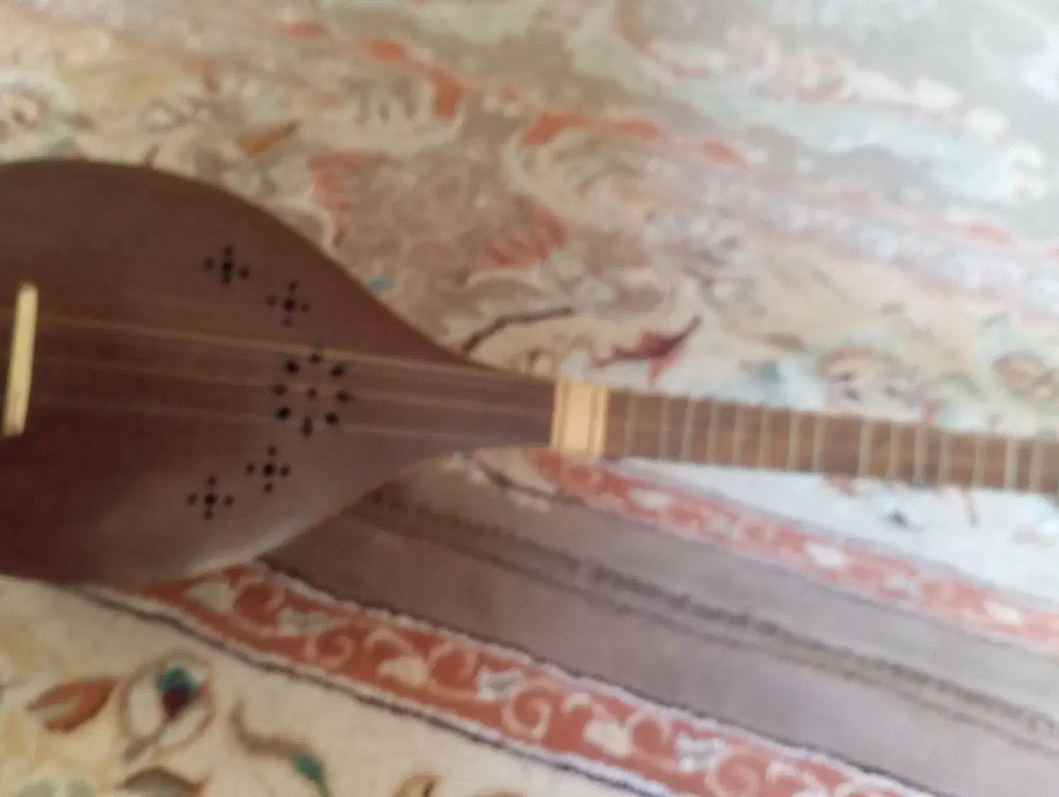 دوتار با چوب توت|سازهای سنتی|نیشابور, شهید بهشتی|دیوار