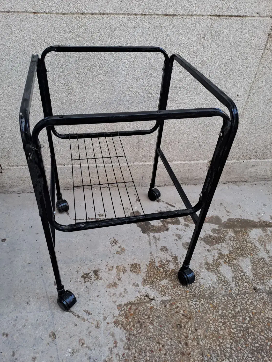 پایه چرخدار قفسه پرنده|لوازم جانبی حیوانات|تهران, میرداماد|دیوار