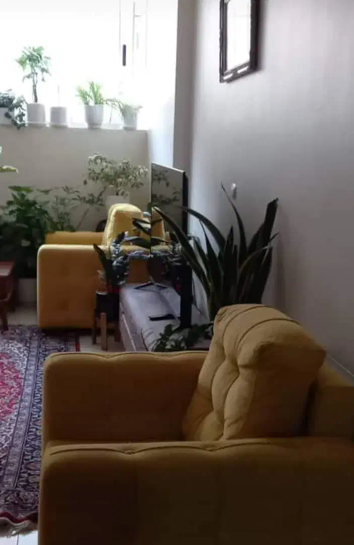 یک دست مبل راحتی|مبلمان خانگی و میز عسلی|شاهین‌شهر, مسکن مهر|دیوار