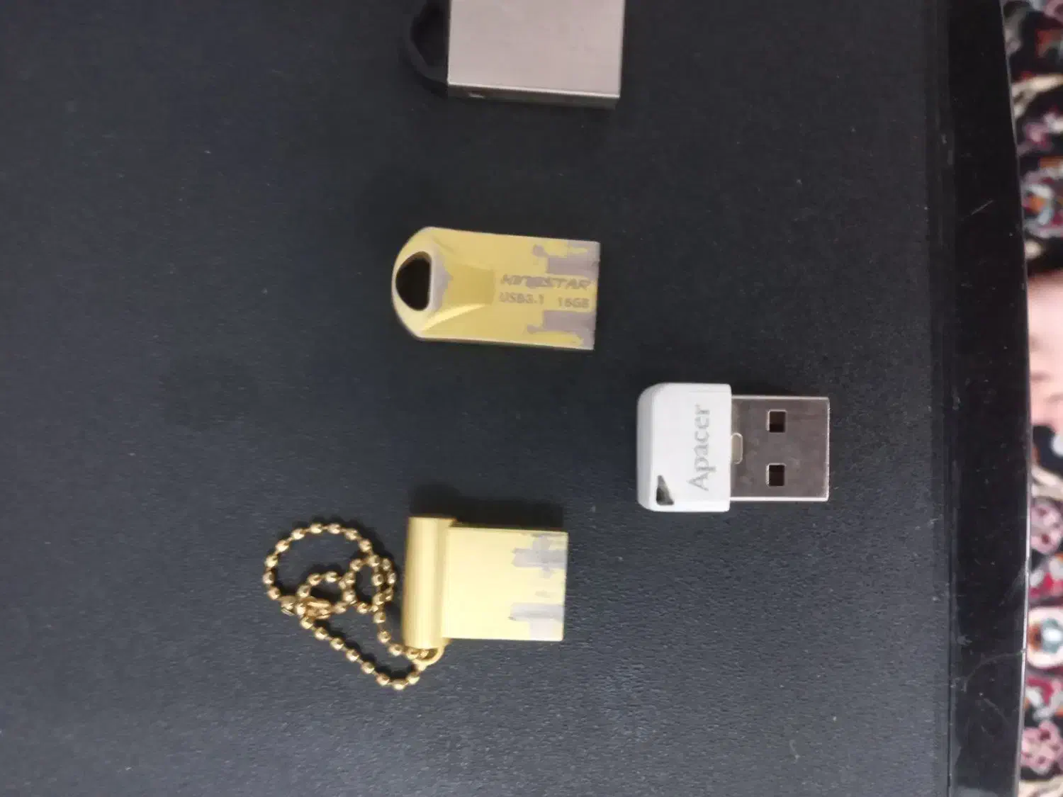 فلش۱۶و۳۲و۸گیگ اصل فلزی|قطعات و لوازم جانبی رایانه|بروجرد, |دیوار