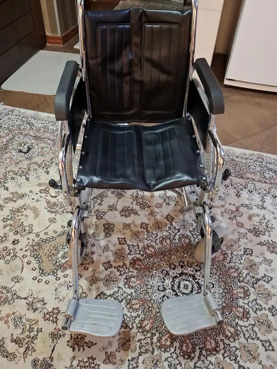 فروش ویلچر|آرایشی، بهداشتی، درمانی|شاهینشهر, نظامی|دیوار