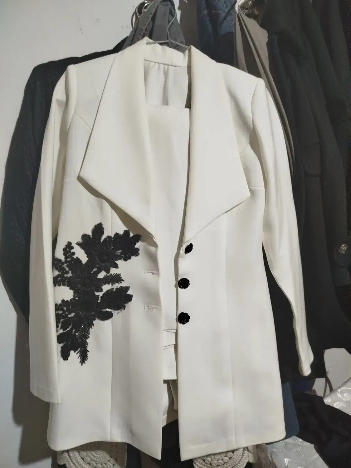 لباس مجلسی|لباس|گرگان, |دیوار