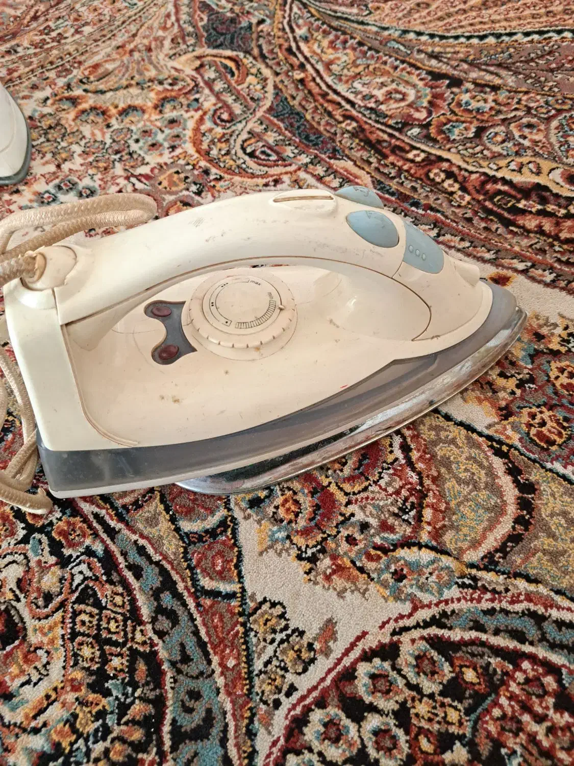 چهار عدد اتو لباس|اتو و لوازم اتو|هرسین, |دیوار