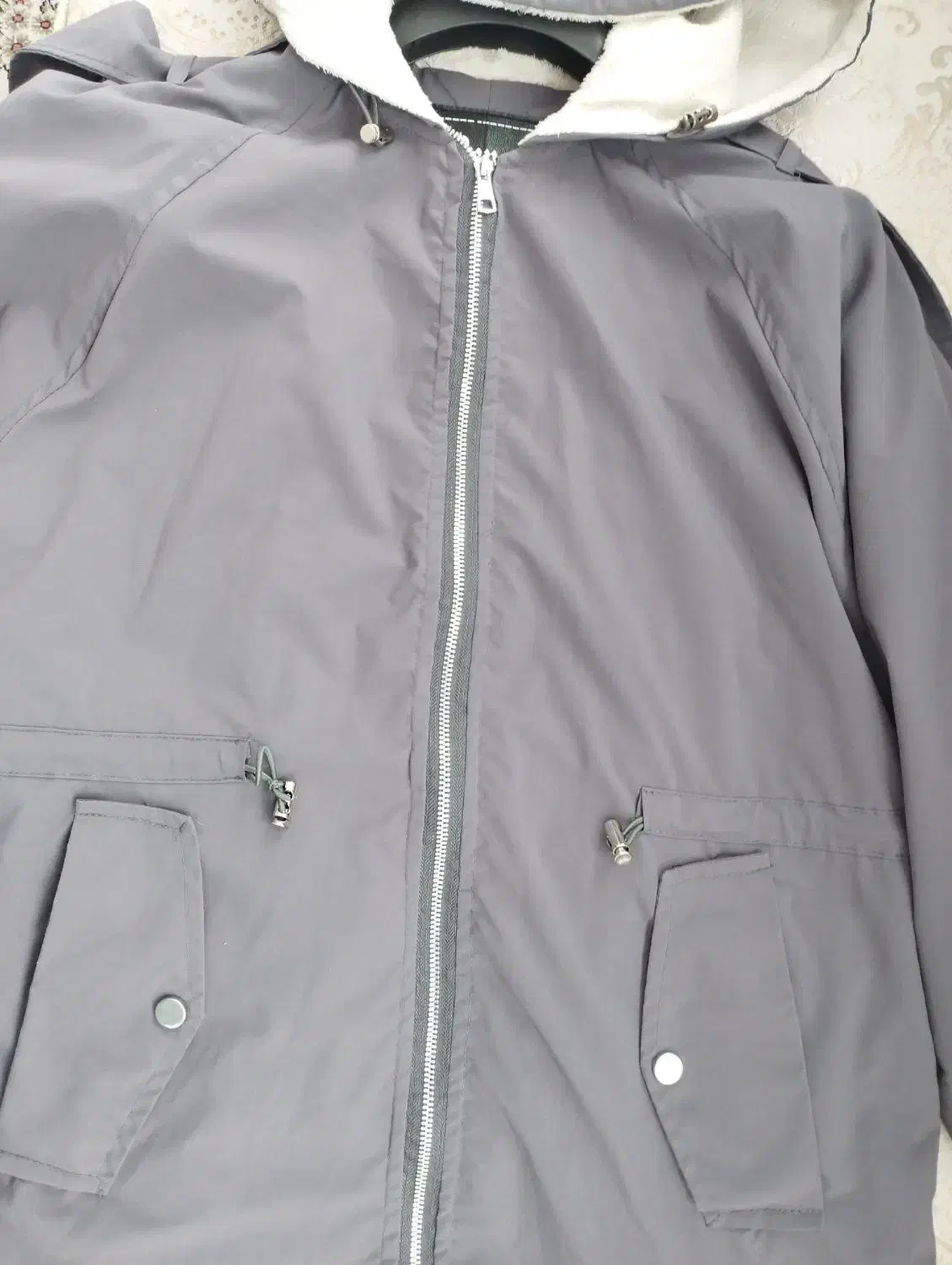 کاپشن|لباس|زنجان, |دیوار