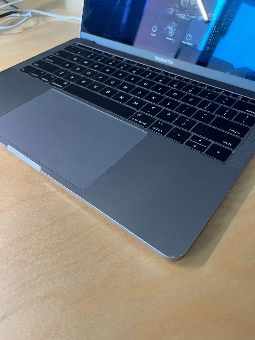 MacBook Pro 13 (2017) - 8GB 128GB - سالم و تمیز|رایانه همراه|تهران, فاطمی|دیوار