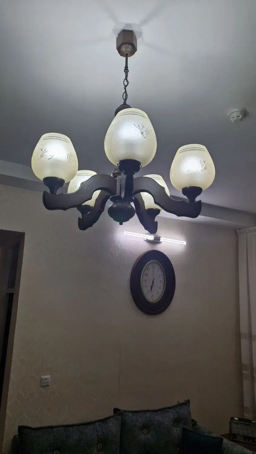 لوستر چوبی 5شاخه|لوستر و چراغ آویز|قم, پردیسان|دیوار