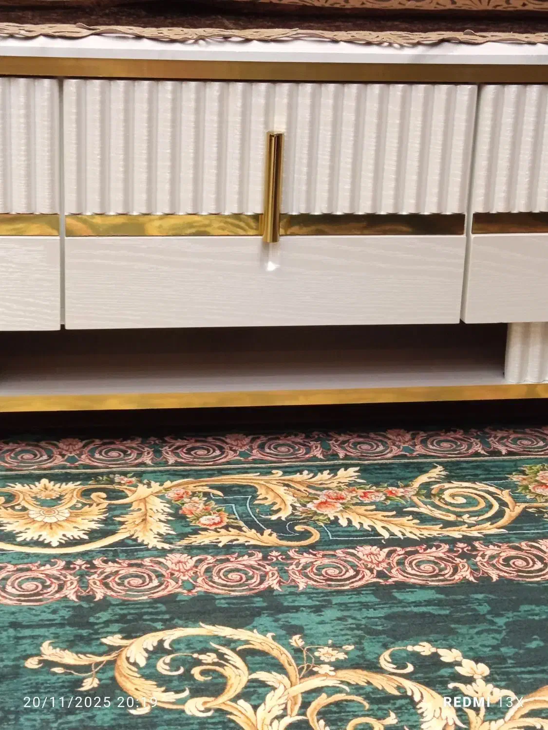 میز تی وی|میز تلویزیون|کشاورز, |دیوار