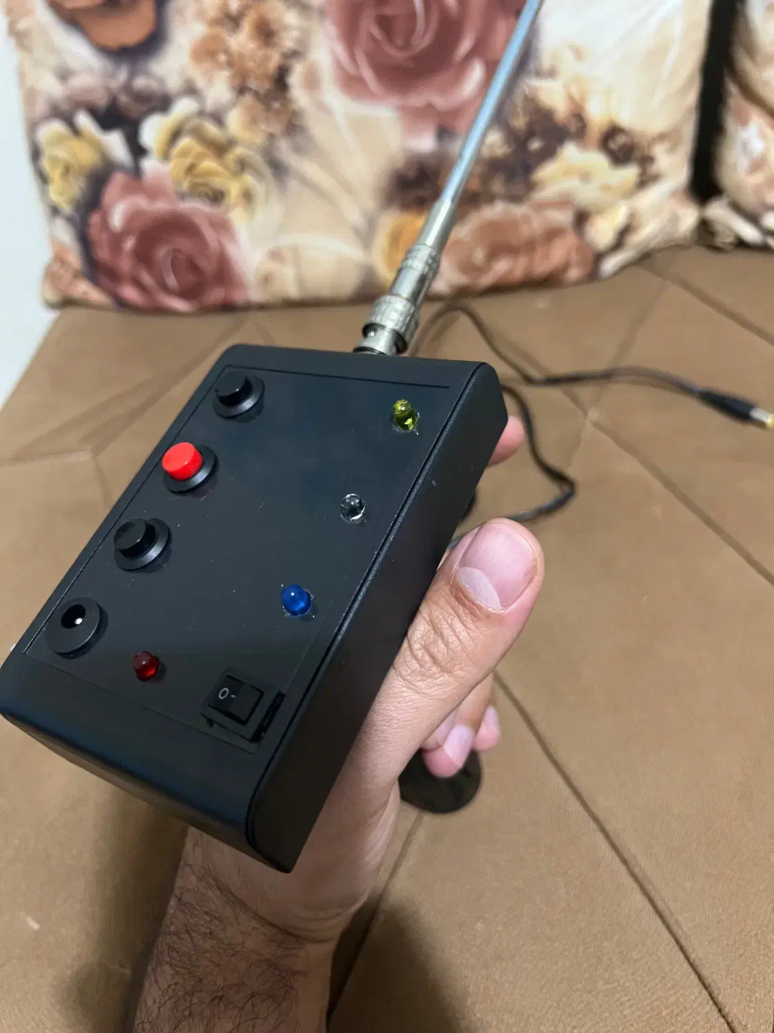 شاقول حفره یاب|کلکسیون اشیاء عتیقه|فردوس (خراسان), |دیوار