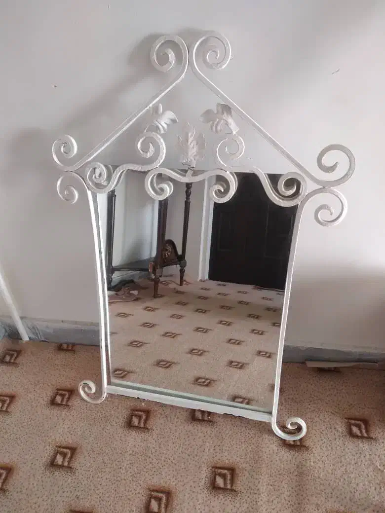 آینه فرفورژه|آینه|اراک, |دیوار