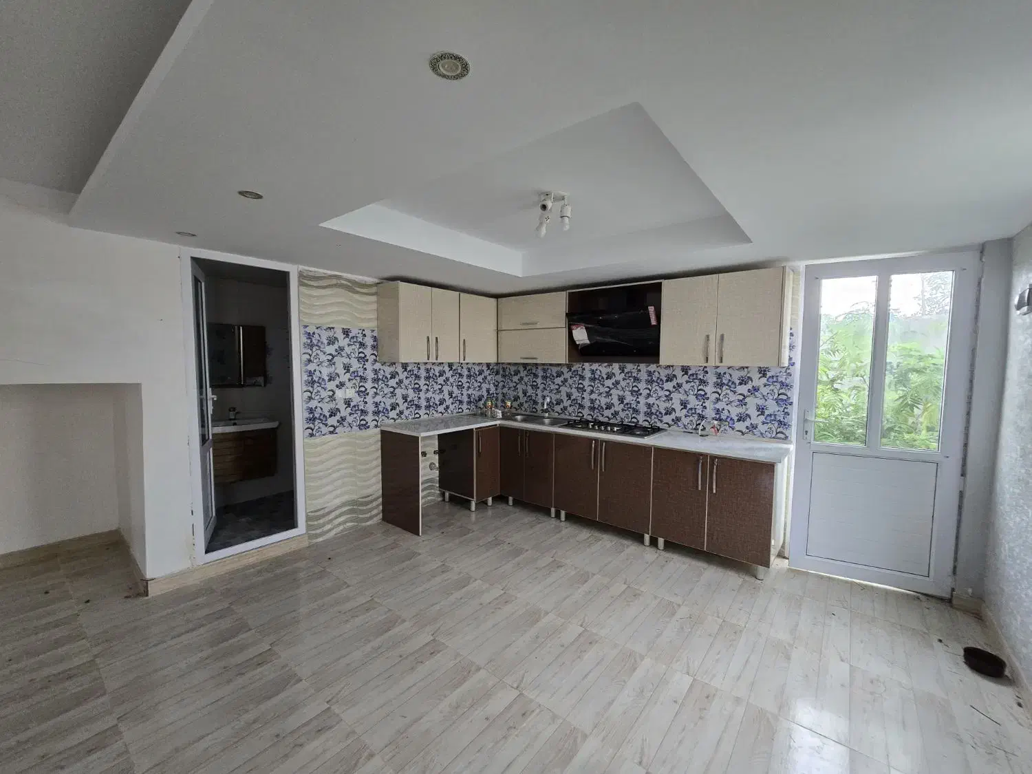 فروش ۲۰۰ متر زمین ۱۱۰ متر ویلای نوساز نزدیک شهر|فروش خانه و ویلا|رضوانشهر, |دیوار