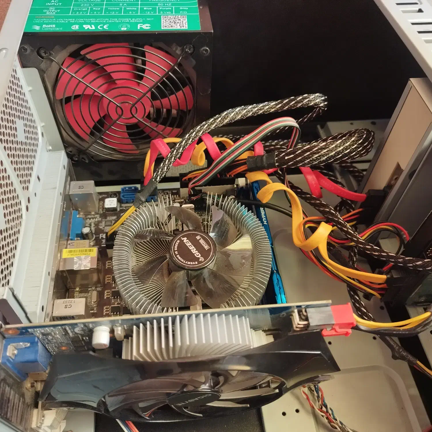 کیس core i 7 هشت هسته‌ای رم ۸ گرافیک ۲ گیگ ddr5|رایانه رومیزی|رشت, استقامت ۱|دیوار