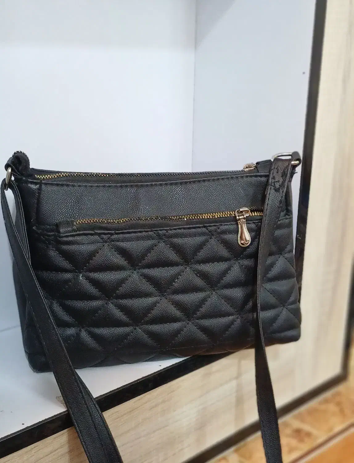 تعدادی کیف زنانه|کیف، کفش، کمربند|بروجرد, |دیوار