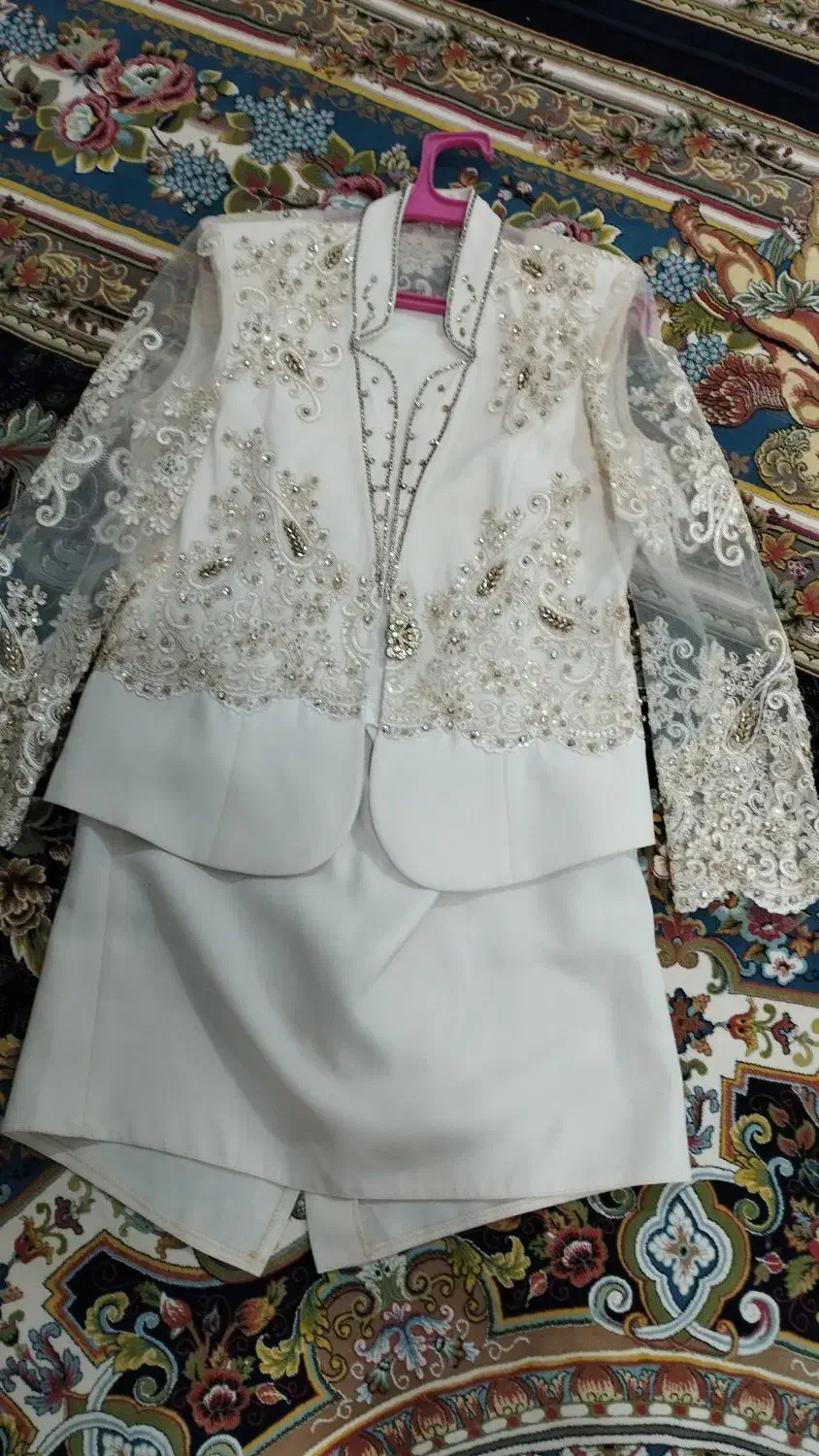 لباس مجلسی زنانه|لباس|هشتگرد, هشتگرد قدیم|دیوار