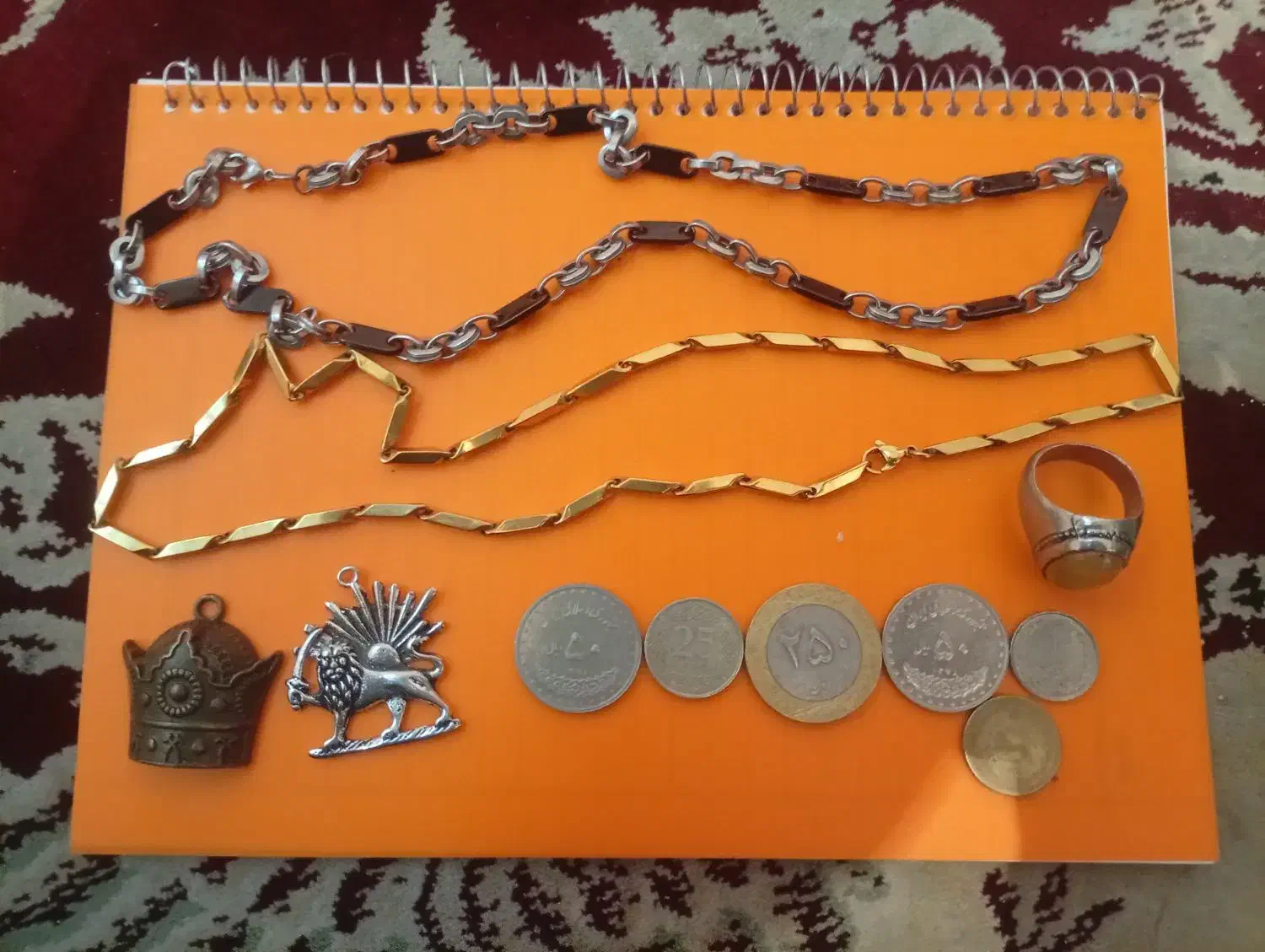 بدلیجات عتیقه|کلکسیون اشیاء عتیقه|شاهین‌شهر, عطار|دیوار