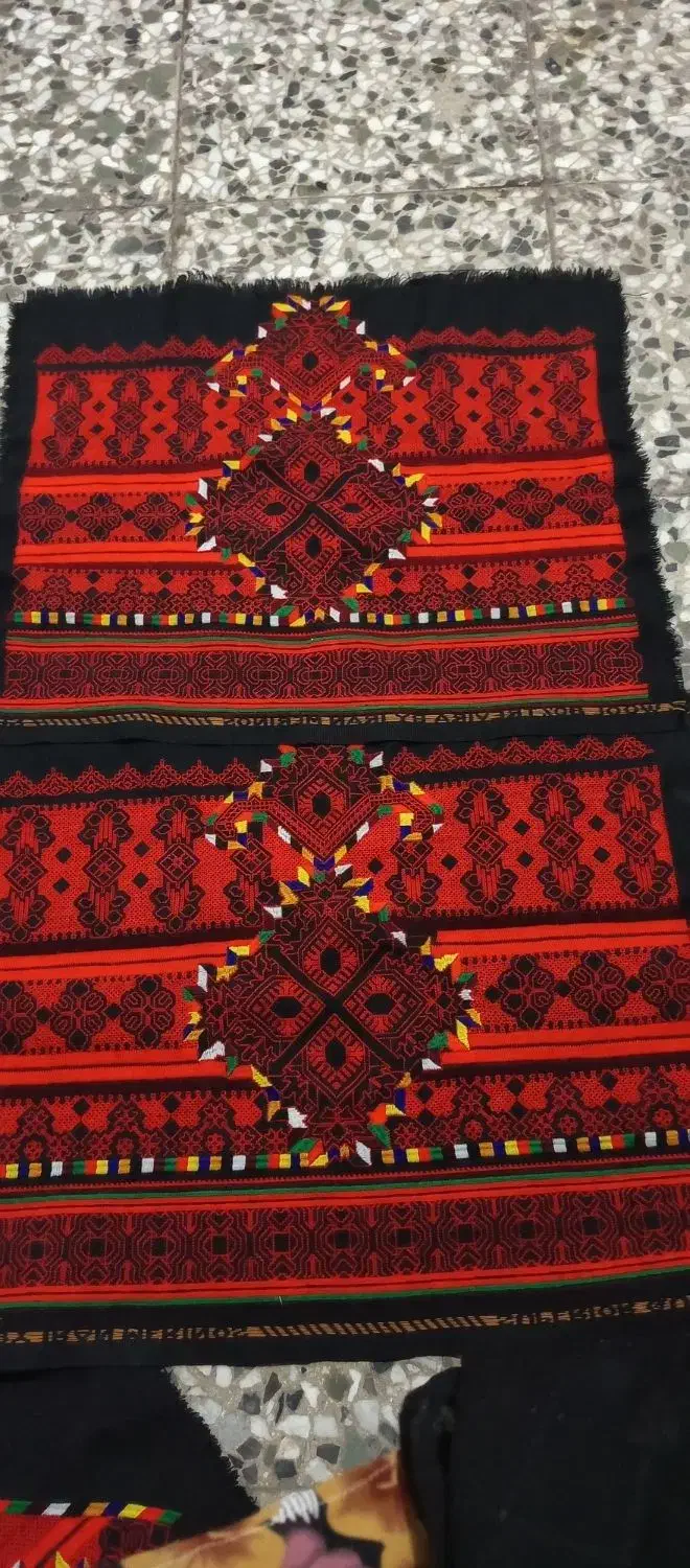 زیح آستین گلدار تاج دار|لباس|ایرانشهر, |دیوار