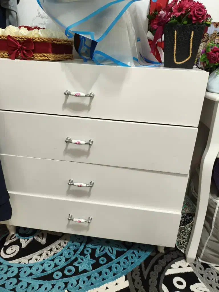 تختواب دونفر میز ارایش و دراور با پرده و کتیبه|تخت و سرویس خواب|کیاشهر, |دیوار