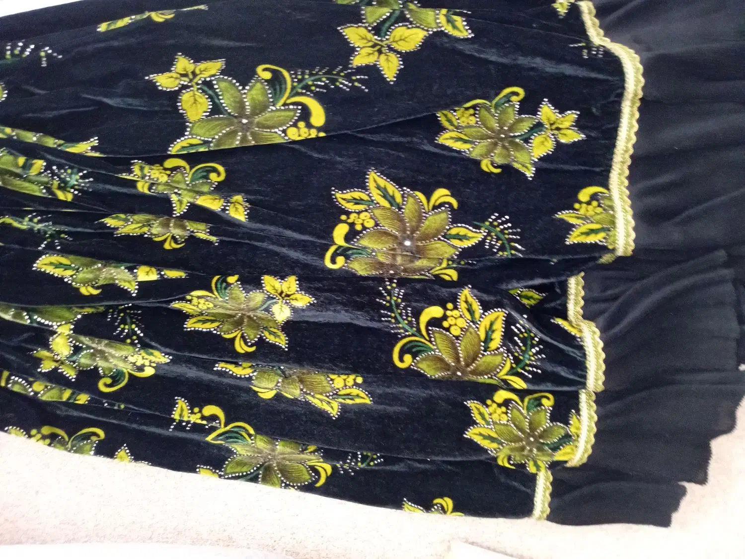 دوتا پارچه دوخته شده بفروش میرسد|لباس|یاسوج, |دیوار