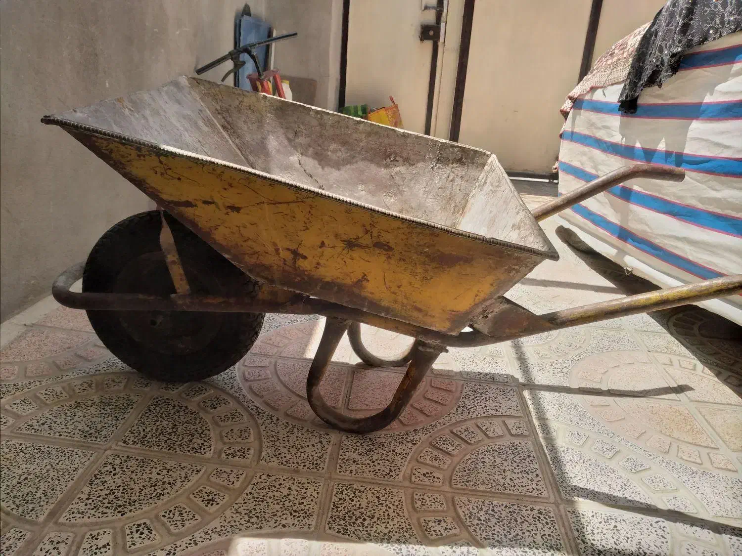 اجاره و فروش بالابر ساختمانی ، فرغون ، تخته بنایی|مصالح و تجهیزات ساختمان|بجنورد, |دیوار