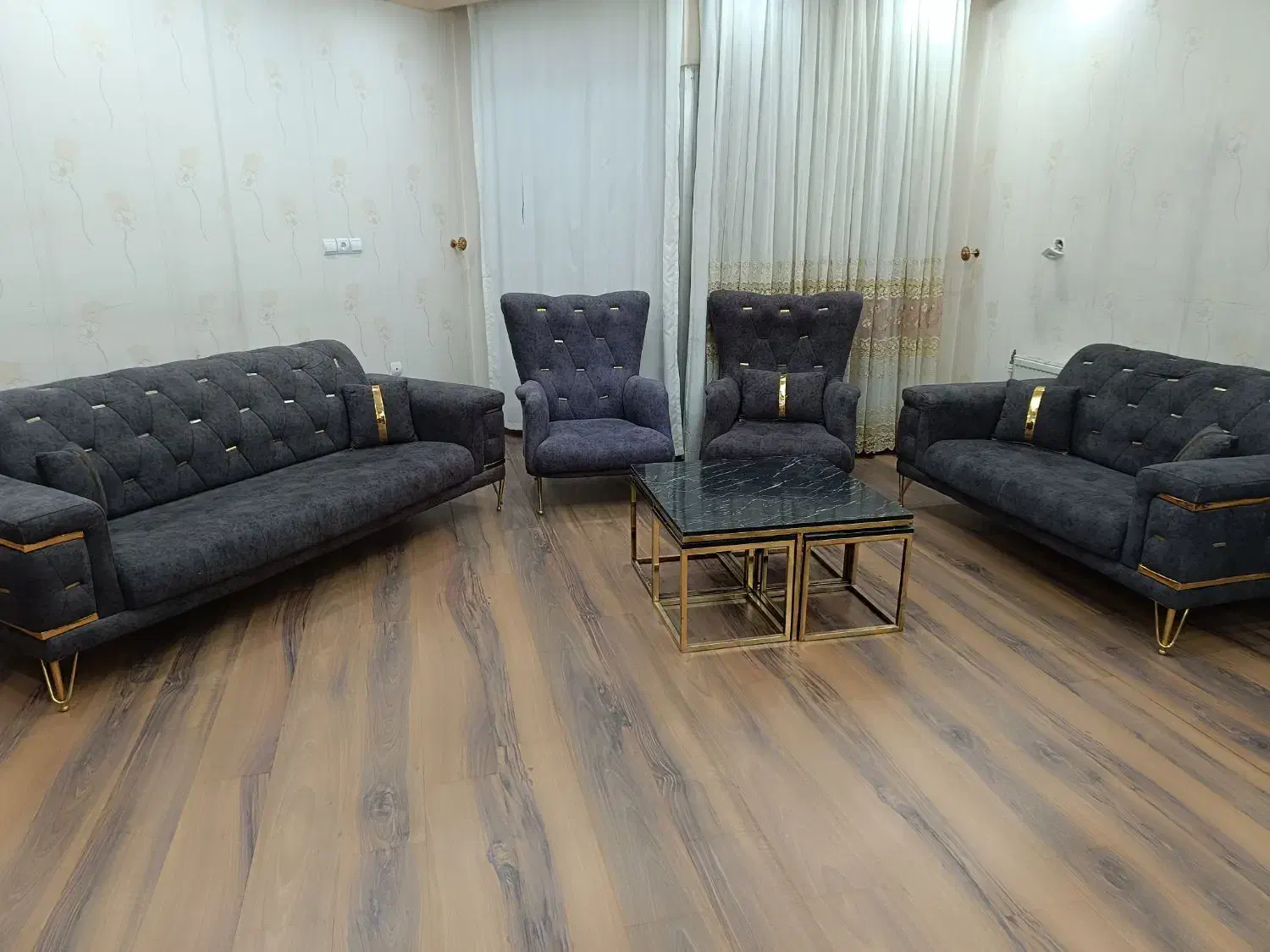 مبل 7 نفره و میز بزرگ و میز عسلی|مبلمان خانگی و میز عسلی|یزد, |دیوار