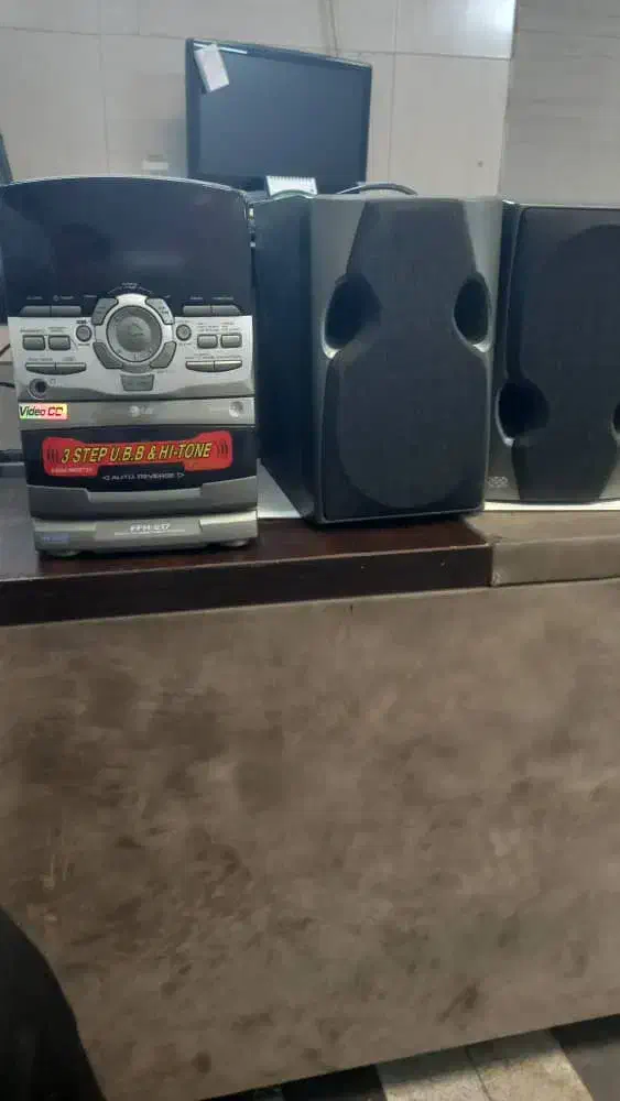 رادیو ضبط ال‌جی کره|سیستم صوتی خانگی|تهران, تسلیحات|دیوار