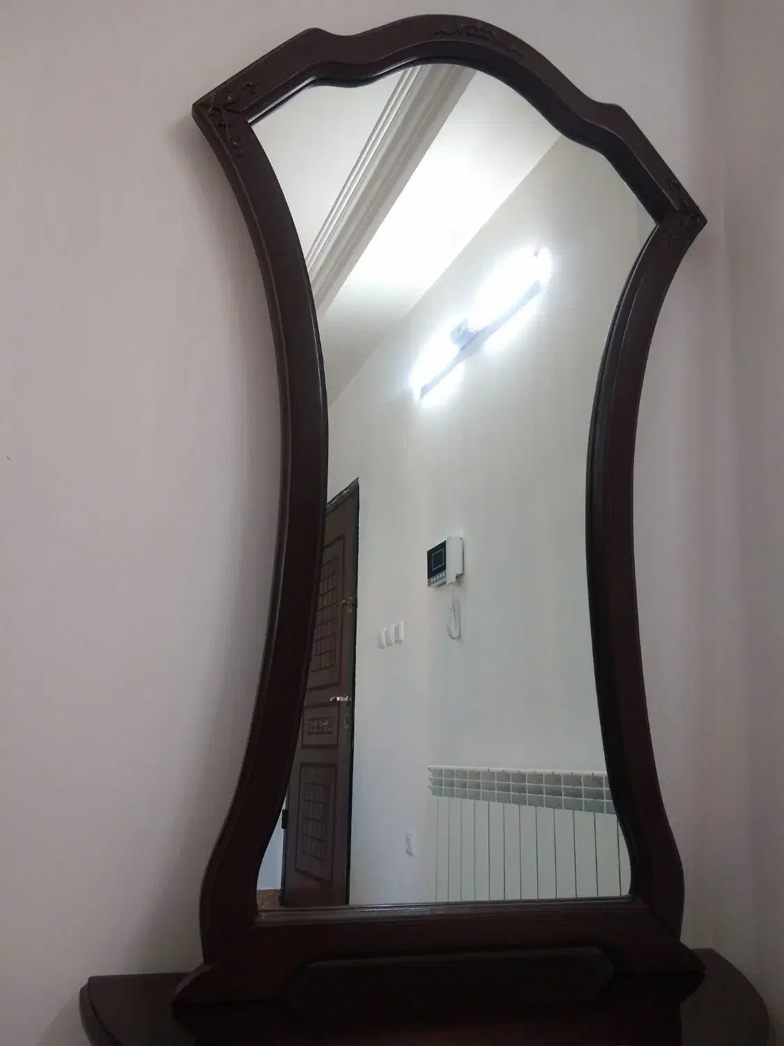 آینه کنسول چوبی خیلی نو وتمیز|بوفه، ویترین، کنسول|قائمشهر, |دیوار