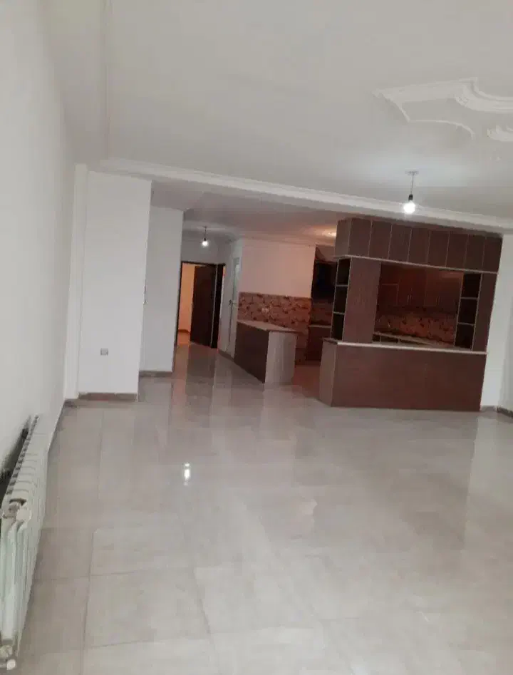 آپارتمان ۱۳۰ متر ۲ خواب پارکینگ اختصاصی یخسازی|اجارهٔ آپارتمان|رشت, یخسازی|دیوار