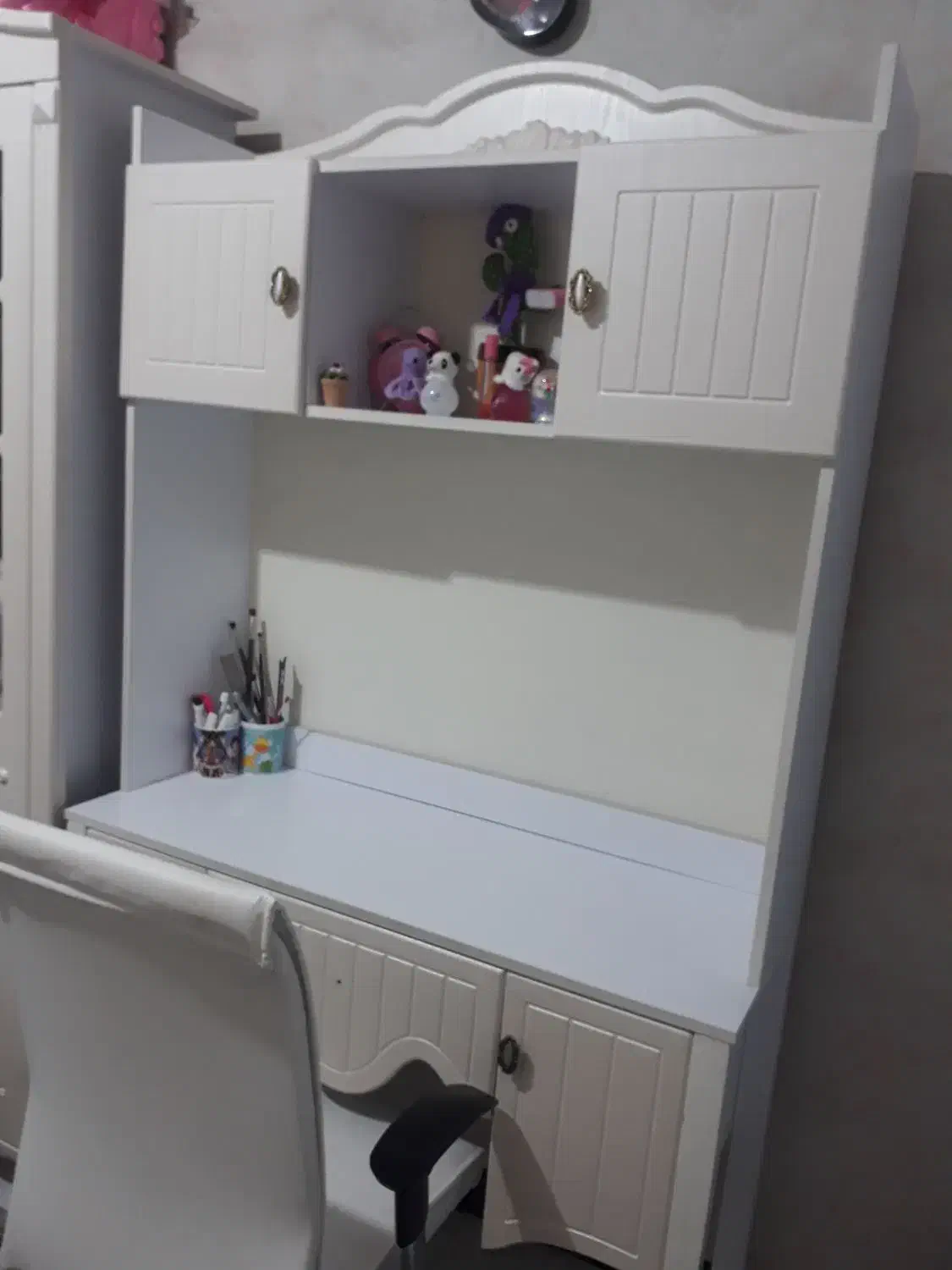 میز تحریر  به همراه صندلی متحرک|میز تحریر و کامپیوتر|اسلام‌شهر, شهرک مفیدی|دیوار