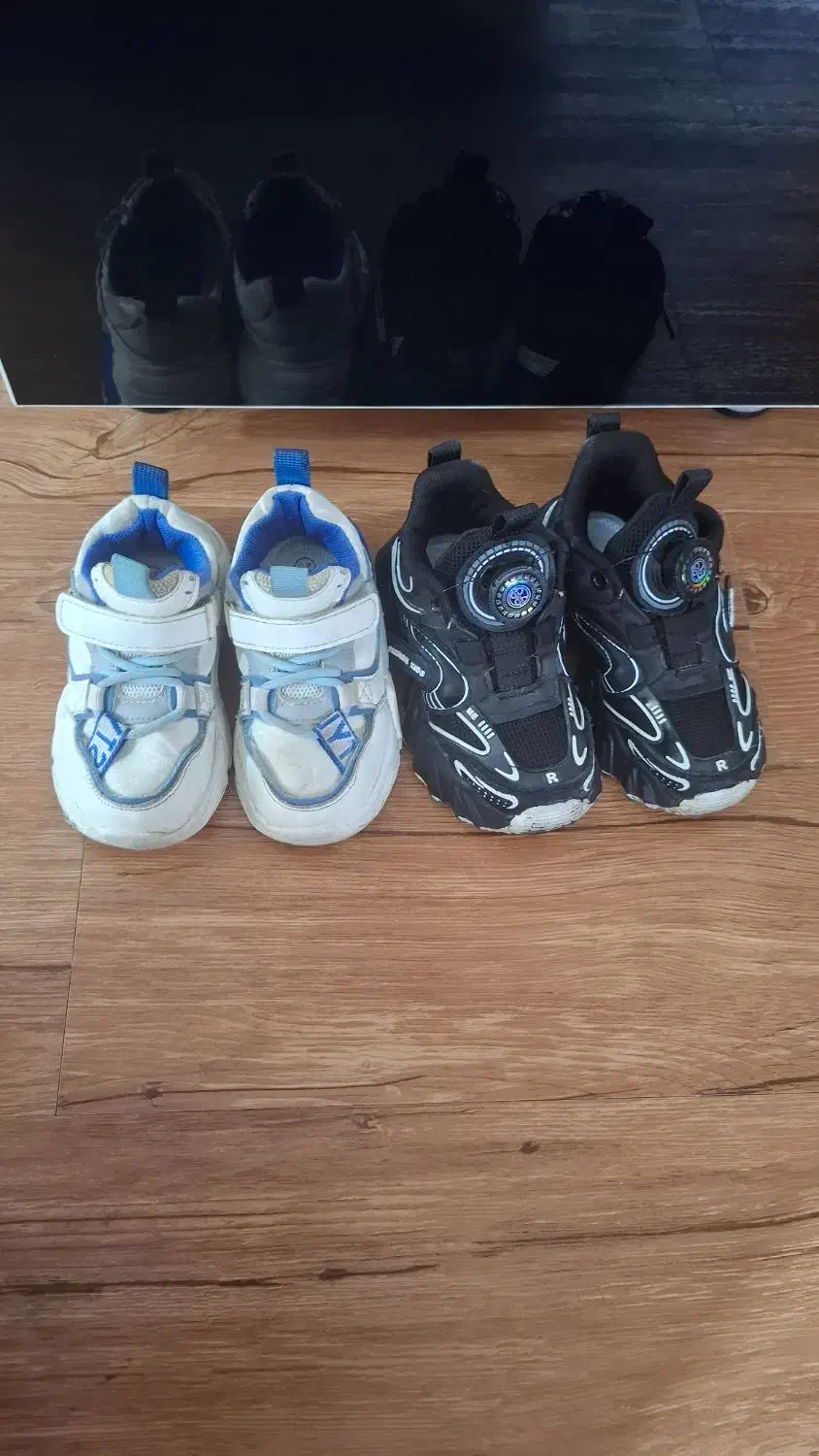 کتونی خارجی|کفش و لباس بچه|ساری, |دیوار