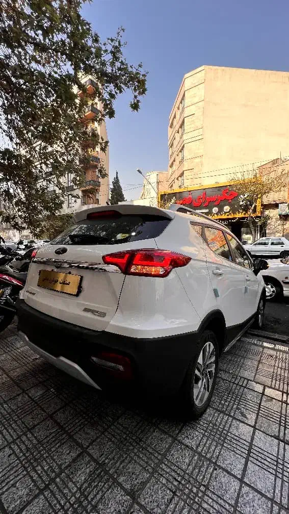 جک اس تیری sr3/ خشک / تحویل فوری نمایندگی|خودرو سواری و وانت|تهران, صادقیه|دیوار