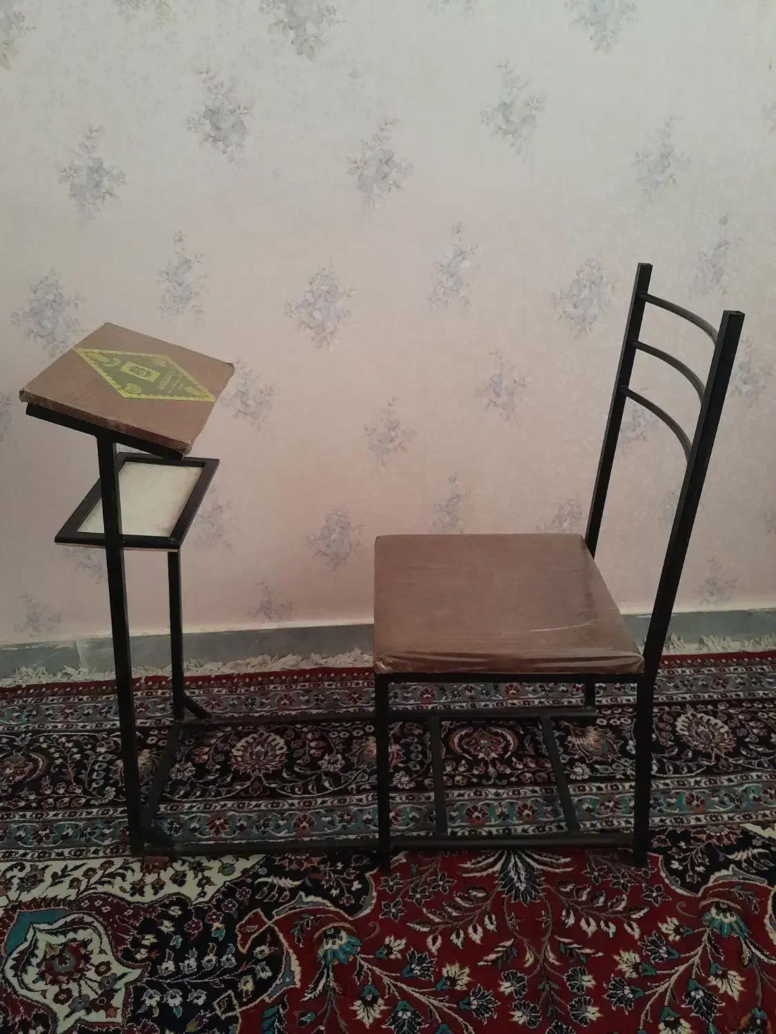صندلی نماز|صندلی و نیمکت|دوگنبدان, |دیوار