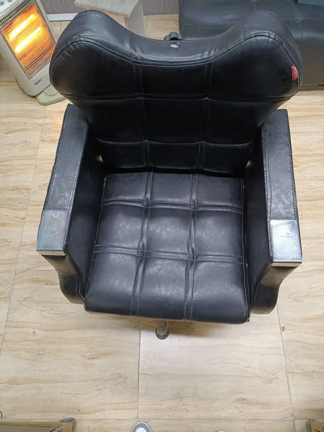 3 عدد صندلی آرایشگاهی در حد نو ب قیمت 12تومن|آرایشگاه و سالنهای زیبایی|پاکدشت, پاکدشت (مامازند)|دیوار