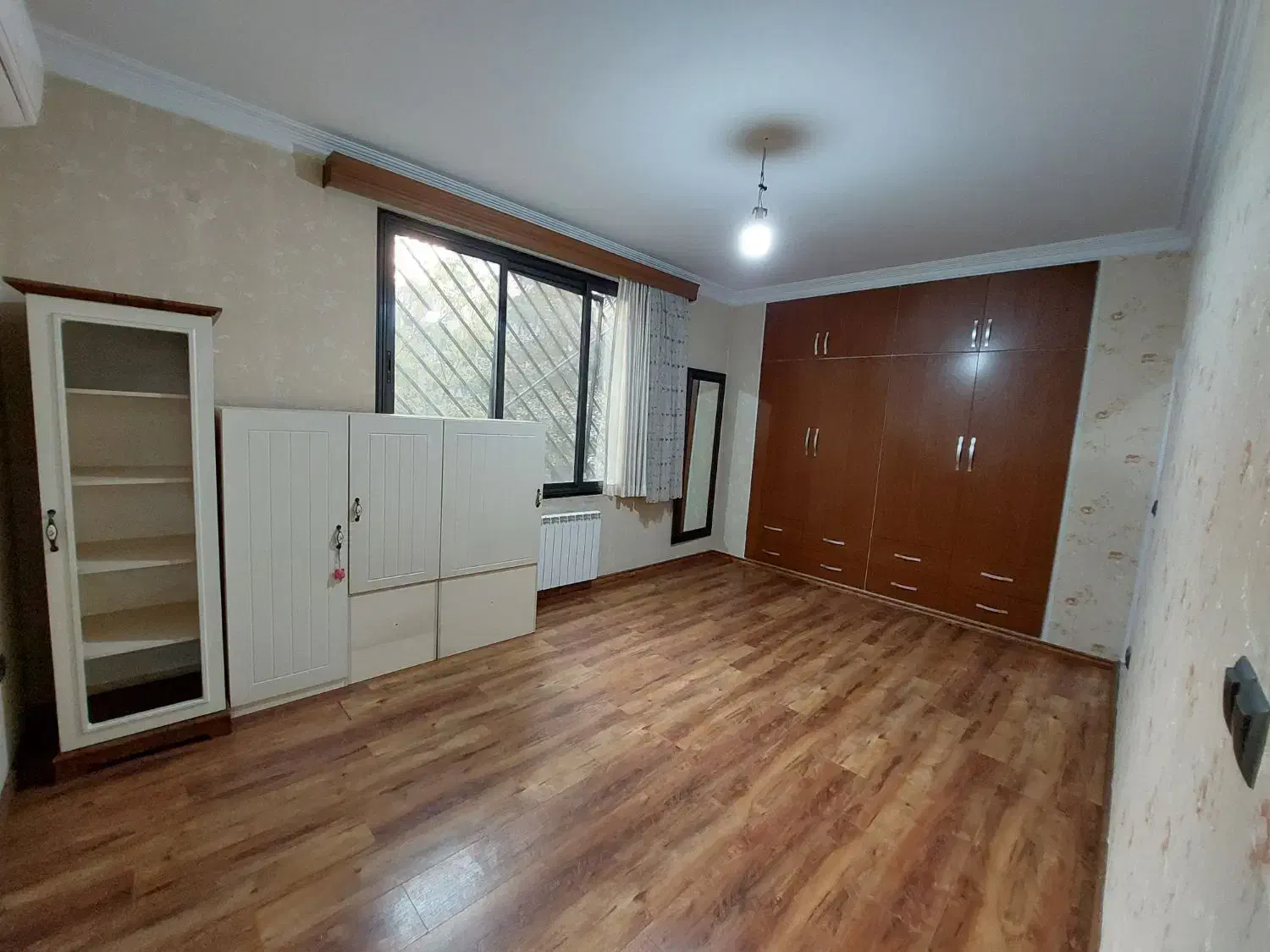 آپارتمان ۱۷۵ متر سه خواب/پاسداران گلستان