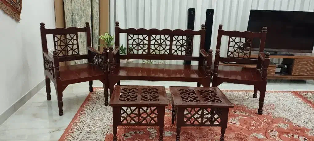 مبل سنتی ۴ نفره به همراه ۲عدد عسلی|مبلمان خانگی و میز عسلی|اراک, |دیوار