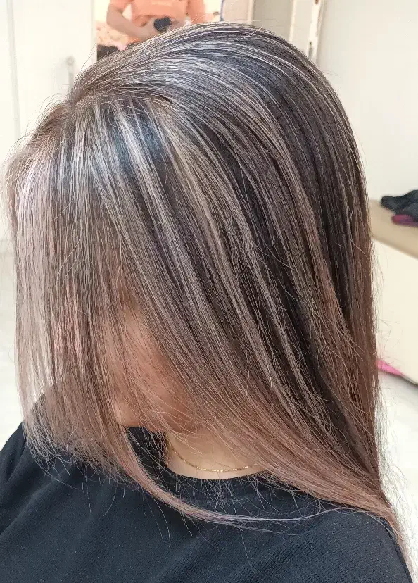 رنگ مو تخضصی با بهترین متریال|خدمات آرایشگری و زیبایی|بروجرد, |دیوار