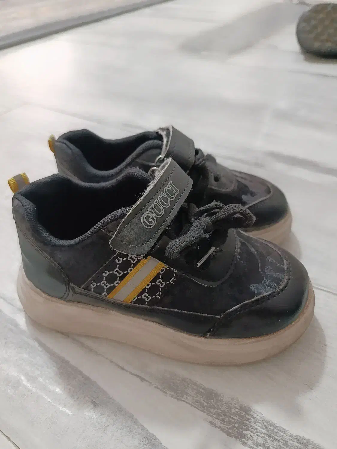 تعدادی کفش در حد نو حراج|کیف، کفش، کمربند|اندیشه, اندیشه فاز ۲|دیوار