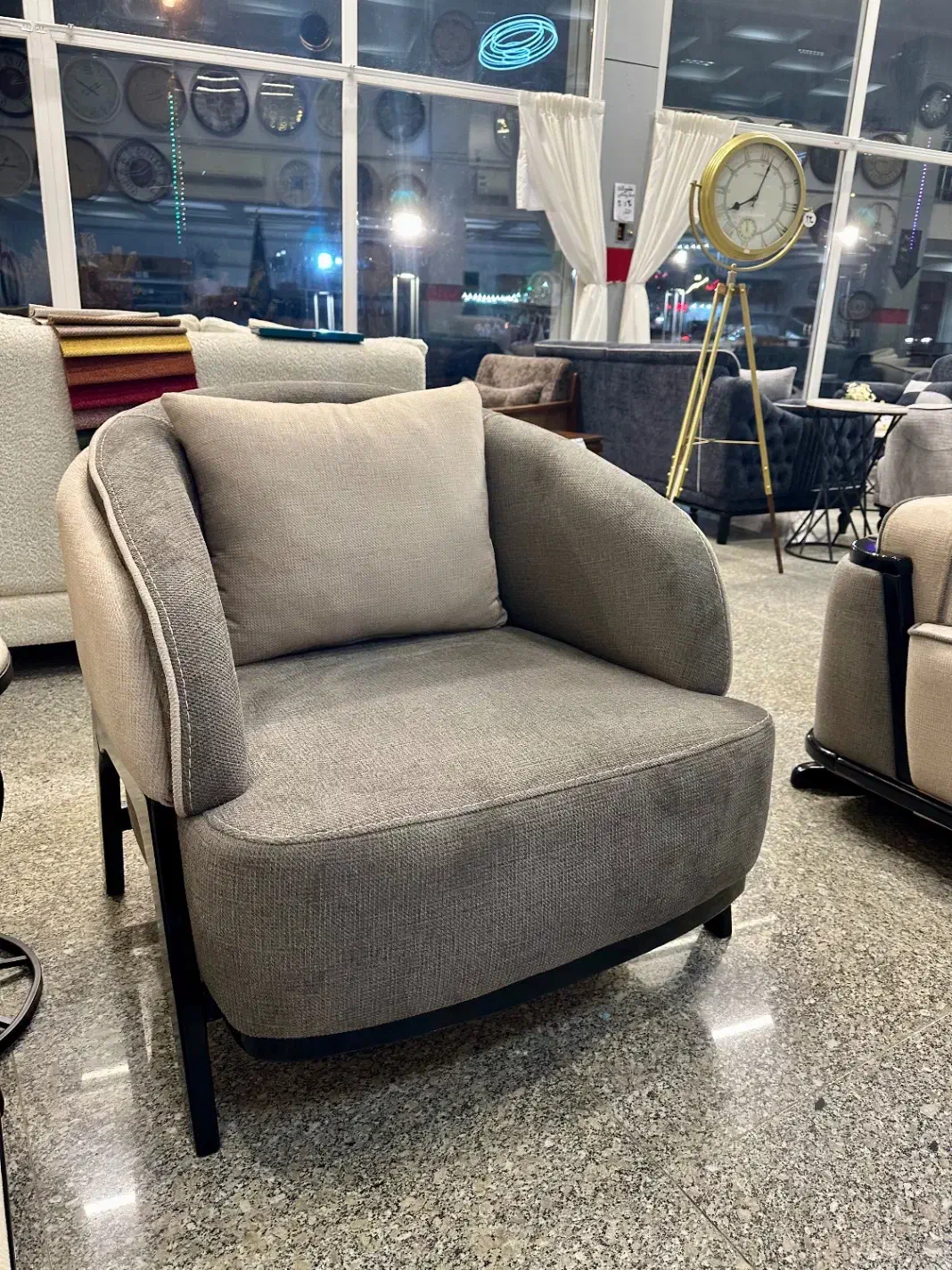 مبلمان ایتالیایی ۸ نفره|مبلمان خانگی و میز عسلی|طرقبه, |دیوار