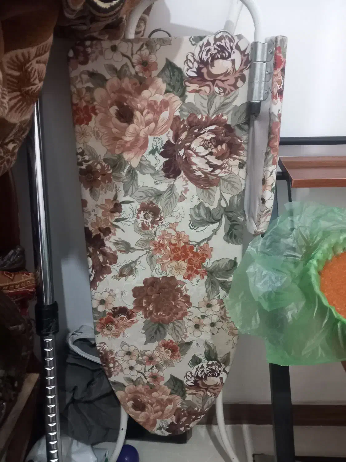 میز اتو در حد نو نو|اسباب و اثاث بچه|رباط‌کریم, نصیرشهر|دیوار