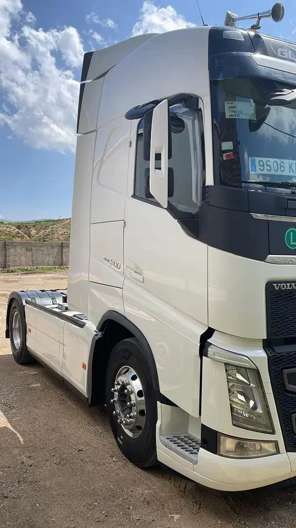 اف هاش ولوو ۲۰۱۸  کارکرد ۸۰۰ هزار|خودرو سنگین|اسلام‌شهر, ملک‌آباد|دیوار